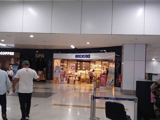 birkenstock-brand-store-terminal-3-airport-delhi