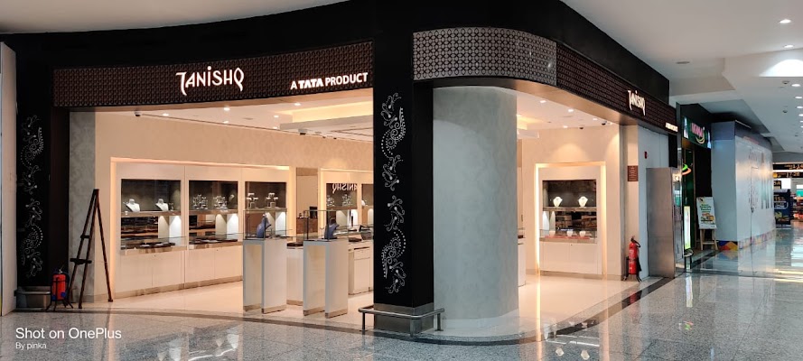 tanishq-jewellery-delhi-domestic-airport-1