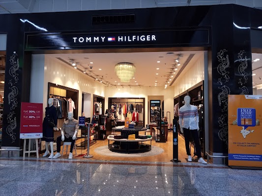 tommy-hilfiger-store-shoppers-stop-delhi-airport